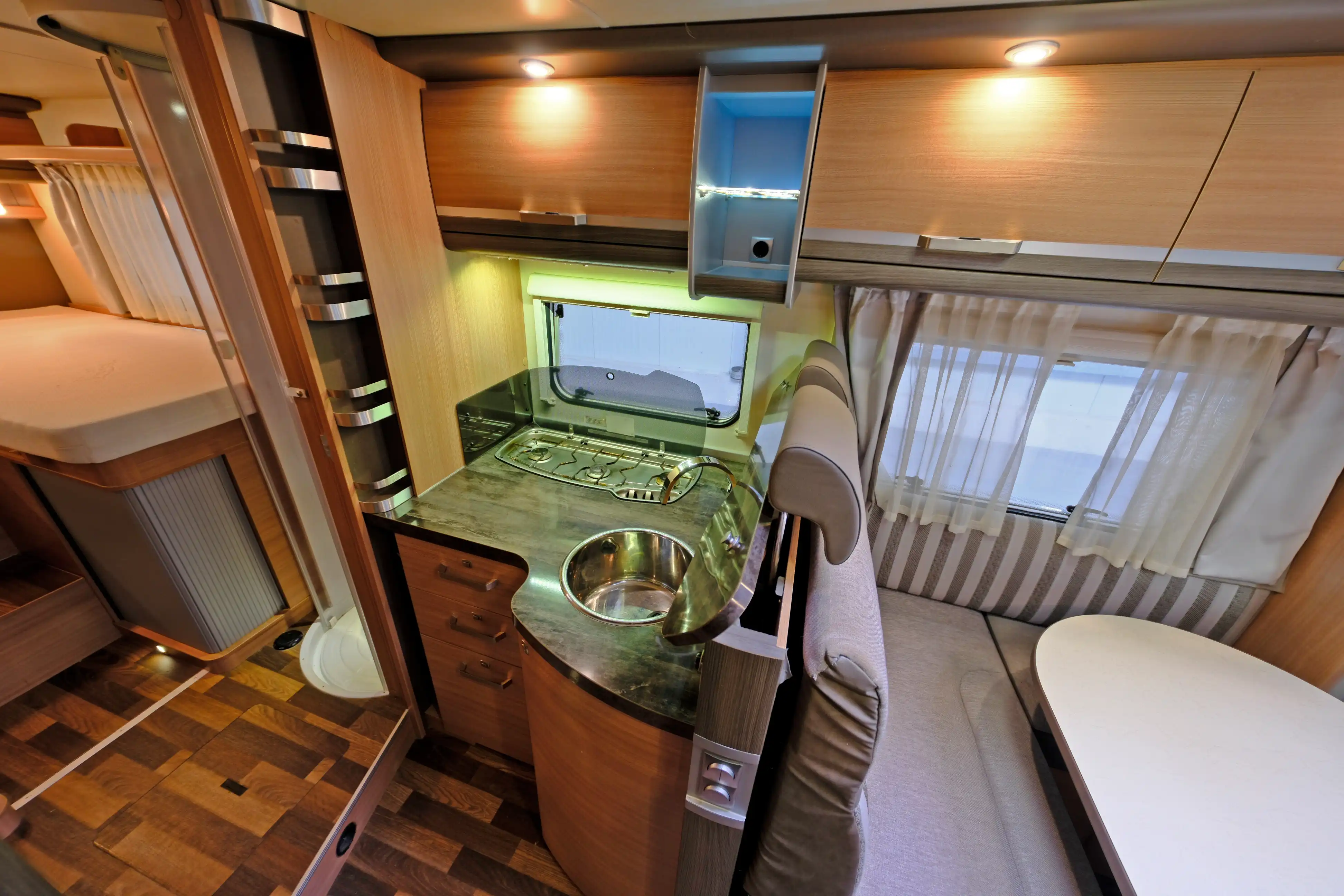 KNAUS SKY TI 700 MEG